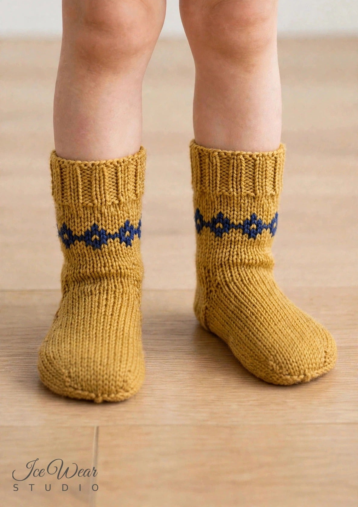 Kids' Patterned Knit Socks